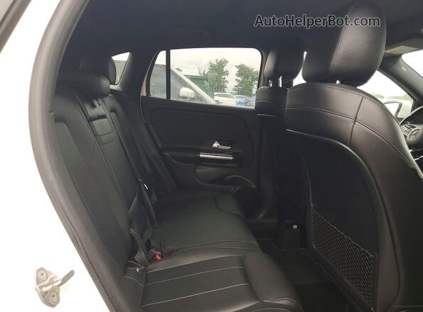 W1N4N4HB5MJ190886 2021 MERCEDES-BENZ GLA White Vista interior trasera