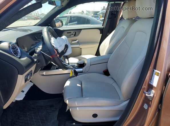 W1N9M0KB4PN066857 2023 MERCEDES-BENZ EQB Tan Widok wnętrza z przodu
