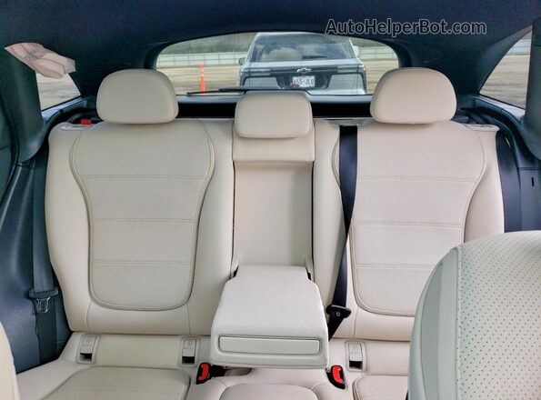 W1NKM4HB6RF211166 2024 MERCEDES-BENZ GLC-CLASS Gray Widok tylnych siedzeń