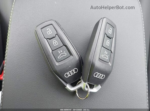 WA11AAGU6S2024918 2025 AUDI ALL Gray Առջևի վահանակի տեսք