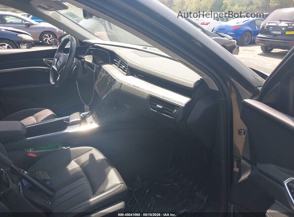 WA12AAGE9MB013105 2021 AUDI E-TRON Gray Вид салону спереду
