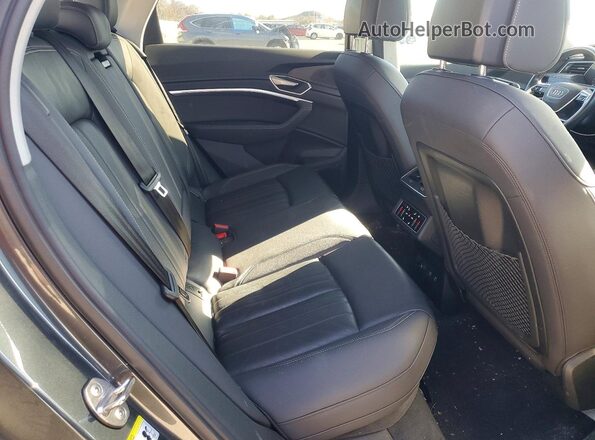 WA12AAGEXMB024405 2021 AUDI E-TRON Черный Вид задней части салона