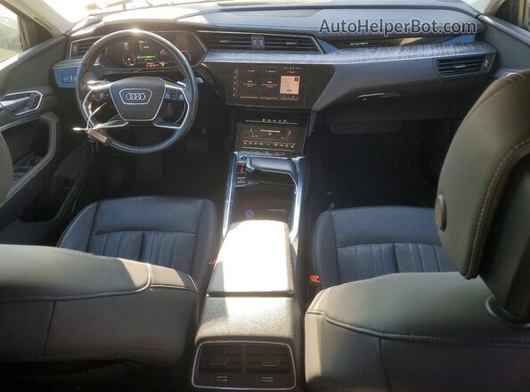 WA12AAGEXMB024405 2021 AUDI E-TRON Черный Вид панели приборов