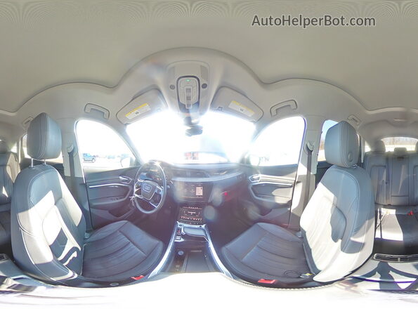 WA12AAGEXMB024405 2021 AUDI E-TRON Черный 