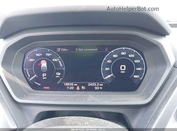 WA12UBFZ0RP043055 2024 AUDI Q4 Black Հետևի նստատեղերի տեսք