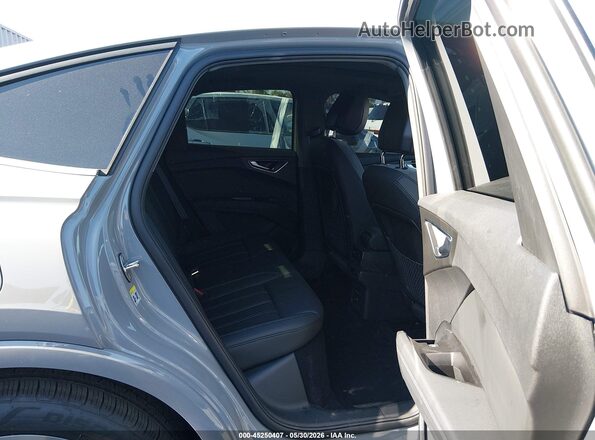 WA13UBFZ9RP049103 2024 AUDI Q4 Серый Панорамный вид салона 360°