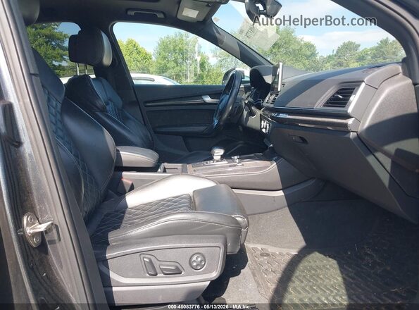 WA1A4AFY3J2109175 2018 AUDI SQ5 Gray Вид салону спереду