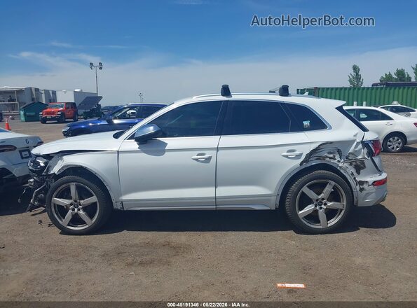 WA1A4AFY3N2043975 2022 AUDI SQ5 White 360 interior view