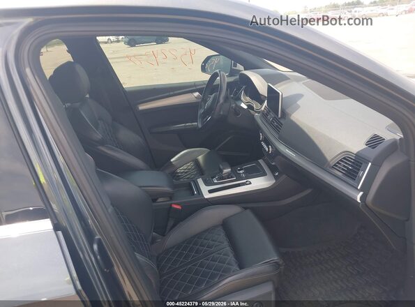 WA1A4AFYXJ2071802 2018 AUDI SQ5 Gray Front interior view