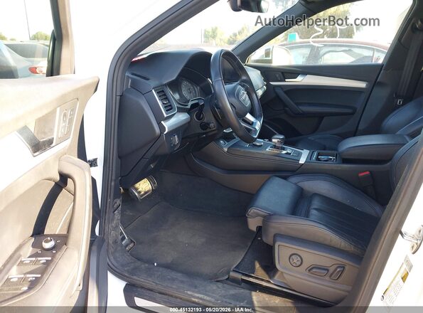 WA1A4AFYXJ2156932 2018 AUDI SQ5 White წინა სალონის ხედი