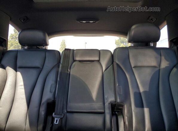 WA1AAAF74KD010032 2019 AUDI Q7 Gray Vista de los asientos traseros