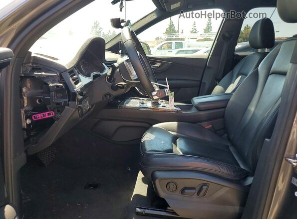 WA1AAAF74KD010032 2019 AUDI Q7 Gray Vista interior delantera