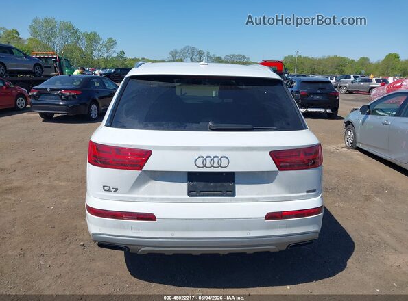 WA1AAAF76KD039046 2019 AUDI Q7 White 