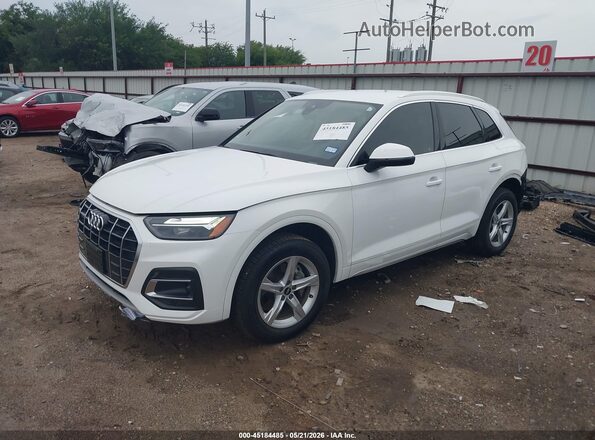 WA1AAAFY4M2093484 2021 AUDI Q5 White Front left