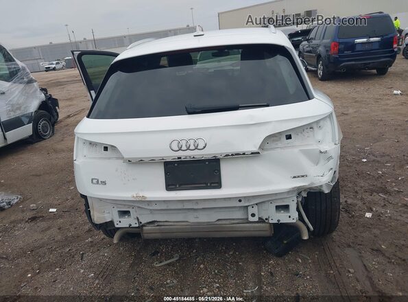 WA1AAAFY4M2093484 2021 AUDI Q5 White Front view