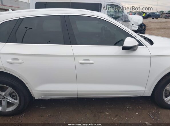 WA1AAAFY4M2093484 2021 AUDI Q5 White 360 interior view