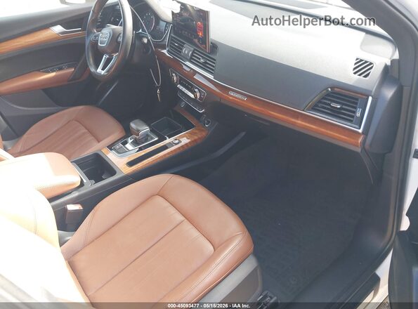 WA1AAAFYXM2061560 2021 AUDI Q5 White Vista interior delantera
