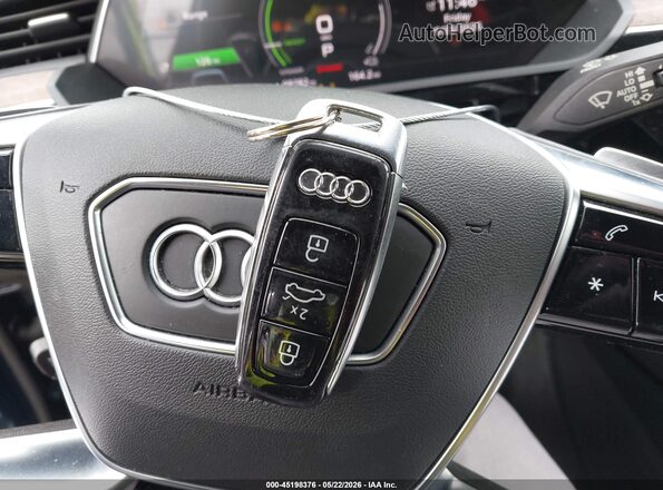 WA1AABGE9NB009784 2022 AUDI E-TRON Turquoise Առջևի վահանակի տեսք