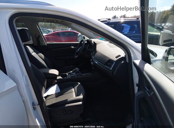 WA1ABAFY2P2069556 2023 AUDI Q5 White Вид салону спереду