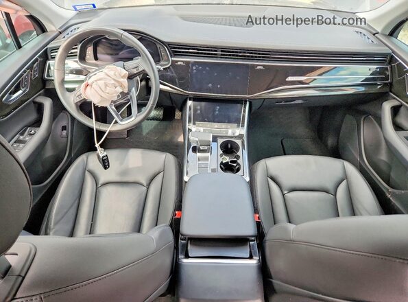 WA1ACBF78PD012776 2023 AUDI Q7 Black Vista del salpicadero