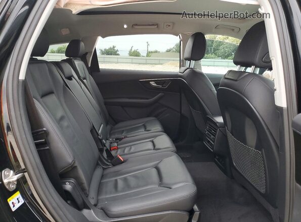 WA1ACBF78PD012776 2023 AUDI Q7 Black Vista interior trasera