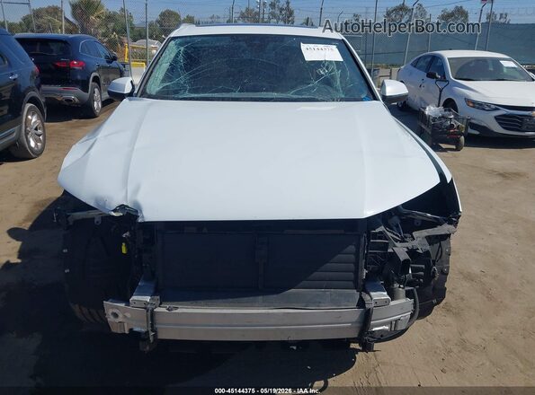 WA1ACBF78SD002452 2025 AUDI Q7 White Rear interior view