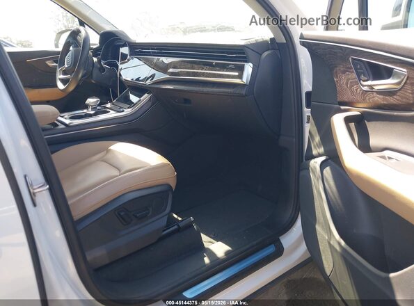 WA1ACBF78SD002452 2025 AUDI Q7 White Front interior view