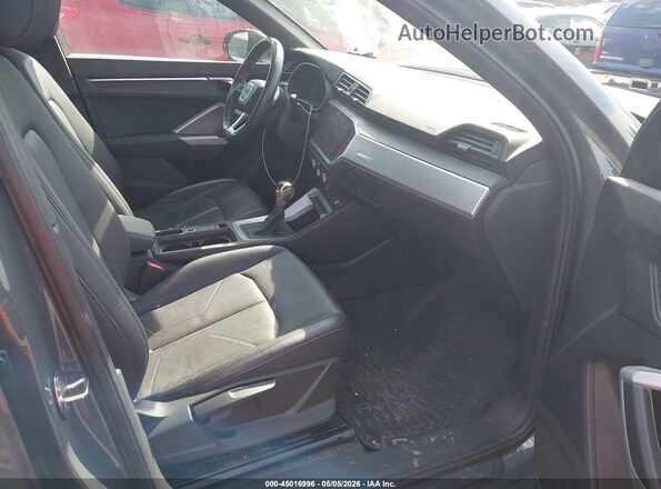 WA1AECF37L1049729 2020 AUDI Q3 Gray Вид салону спереду