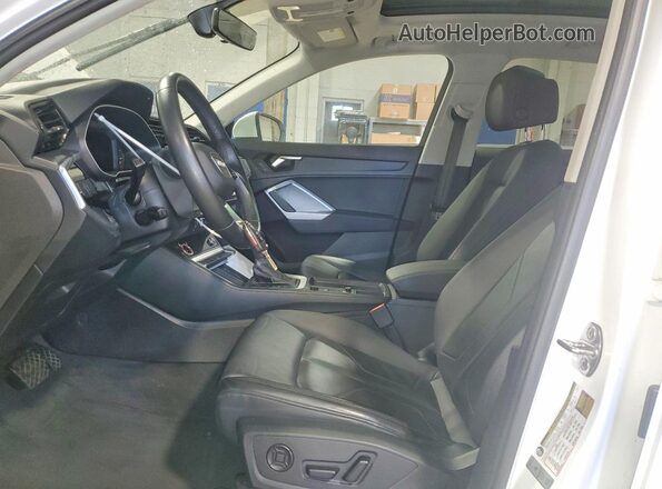 WA1AECF38N1077154 2022 AUDI Q3 White 