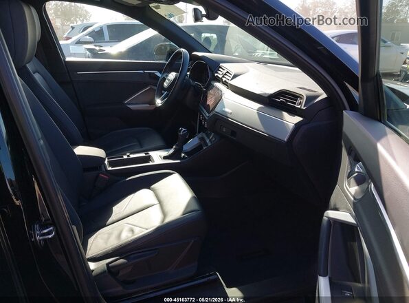 WA1AECF39L1112085 2020 AUDI Q3 Black Front interior view