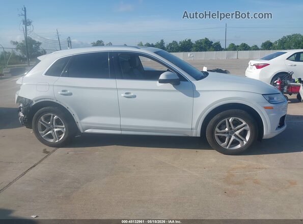 WA1ANAFY3K2139209 2019 AUDI Q5 White Вид задньої частини салону