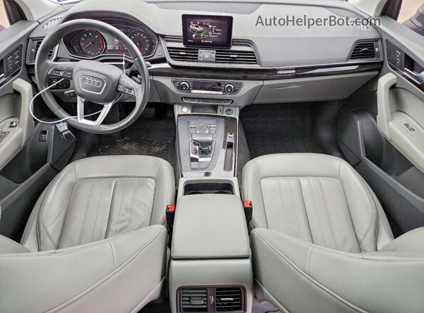 WA1ANAFY5L2009983 2020 AUDI Q5 Silver Առջևի վահանակի տեսք