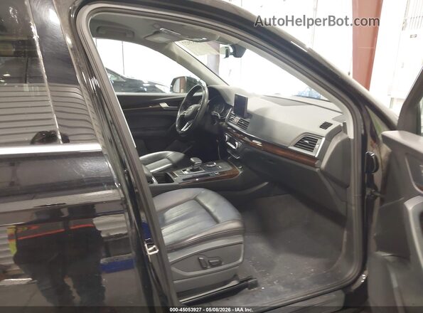 WA1ANAFY7K2086983 2019 AUDI Q5 Black Front interior view