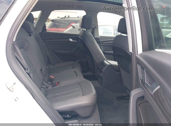 WA1ANAFY7L2011363 2020 AUDI Q5 White VIN sticker view