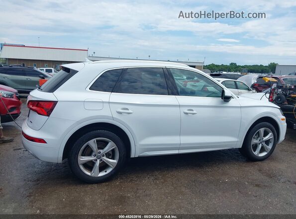 WA1ANAFY7L2011363 2020 AUDI Q5 White Rear interior view