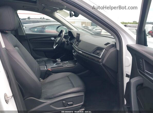 WA1ANAFY7L2011363 2020 AUDI Q5 White Front interior view