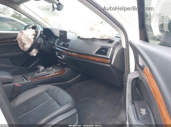 WA1ANAFY9L2064016 2020 AUDI Q5 White Front interior view