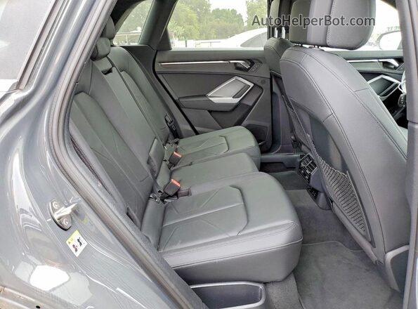 WA1AUCF34M1126870 2021 AUDI Q3 Gray Вид задньої частини салону