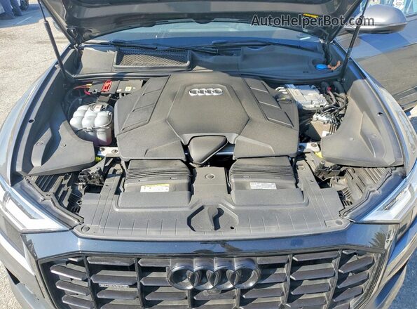WA1AVAF11MD034257 2021 AUDI Q8 Gray Widok wnętrza z tyłu