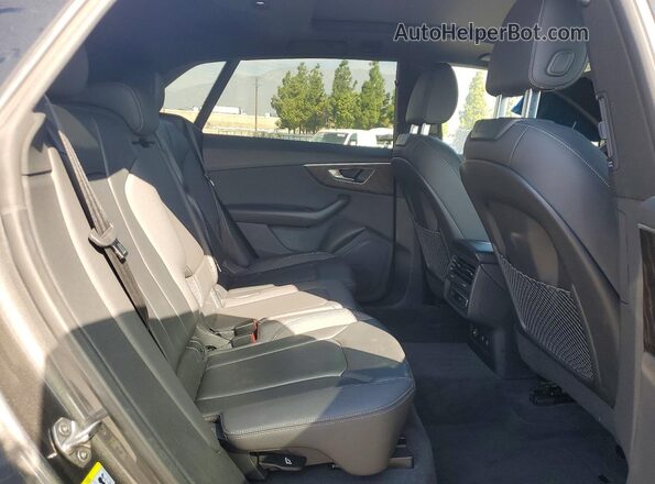 WA1AVAF11MD034257 2021 AUDI Q8 Gray Widok tylnych siedzeń