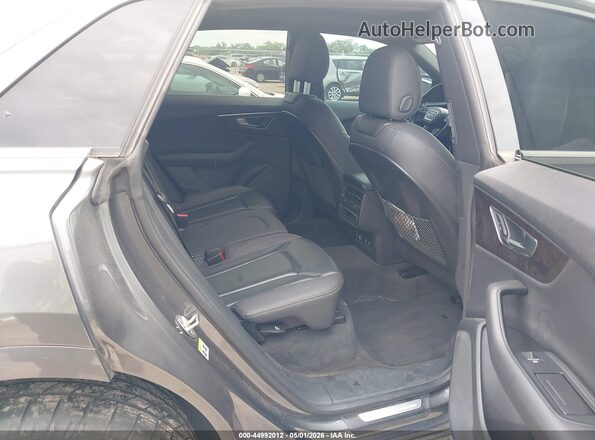 WA1AVAF15KD017328 2019 AUDI Q8 Gray VIN կոդի պիտակի տեսք
