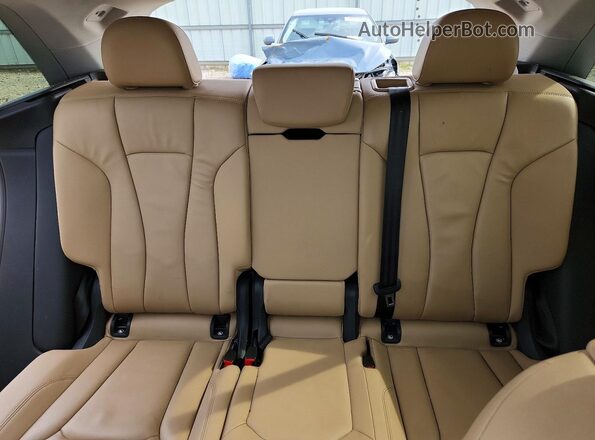 WA1AVAF1XKD015039 2019 AUDI Q8 Белый 