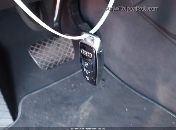 WA1AVBF12PD027439 2023 AUDI Q8 Black Առջևի վահանակի տեսք