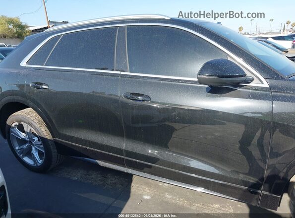 WA1AVBF12PD027439 2023 AUDI Q8 Black Սալոնի 360 աստիճան տեսք