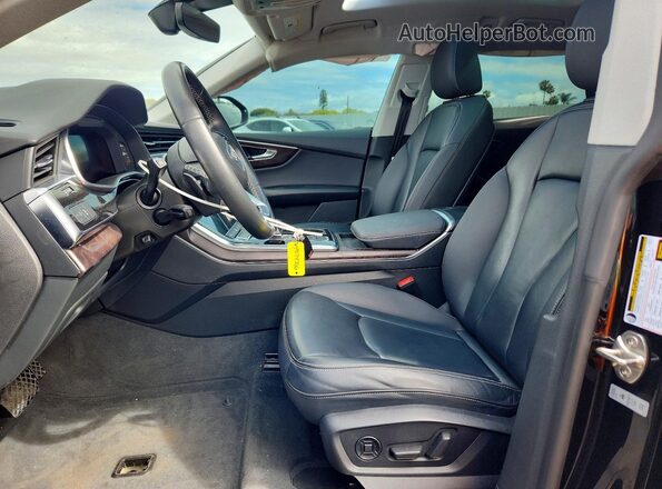 WA1AVBF15ND003729 2022 AUDI Q8 Black Вид салону спереду