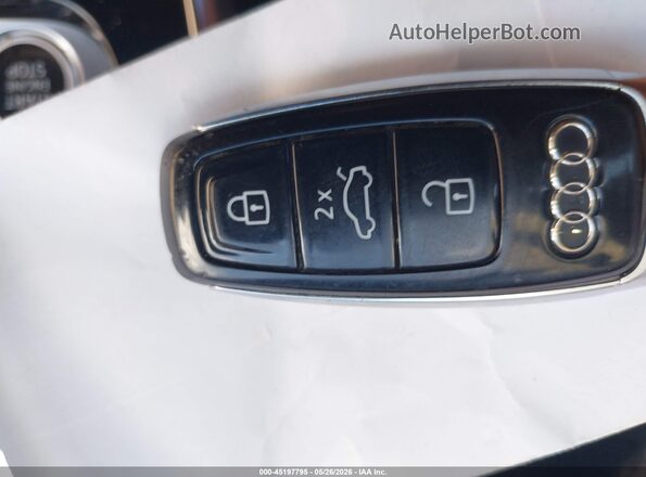 WA1AVBF16PD008439 2023 AUDI Q8 Gray Vista del salpicadero