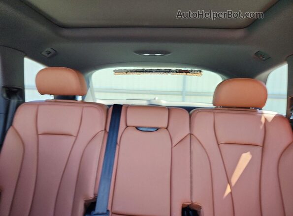 WA1AVBF79TD004903 2026 AUDI Q7 Blue Vista de los asientos traseros