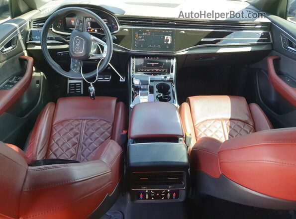 WA1AWBF15RD011669 2024 AUDI SQ8 Gray Vista del salpicadero