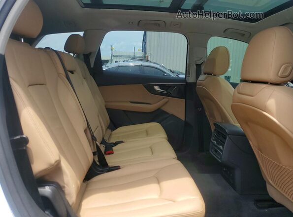 WA1AXBF75PD028731 2023 AUDI Q7 White Սալոնի հետևի տեսք