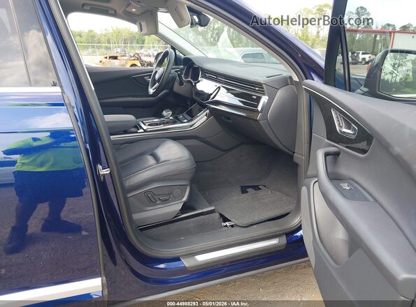 WA1AXBF77ND011068 2022 AUDI Q7 Синий Вид салона спереди